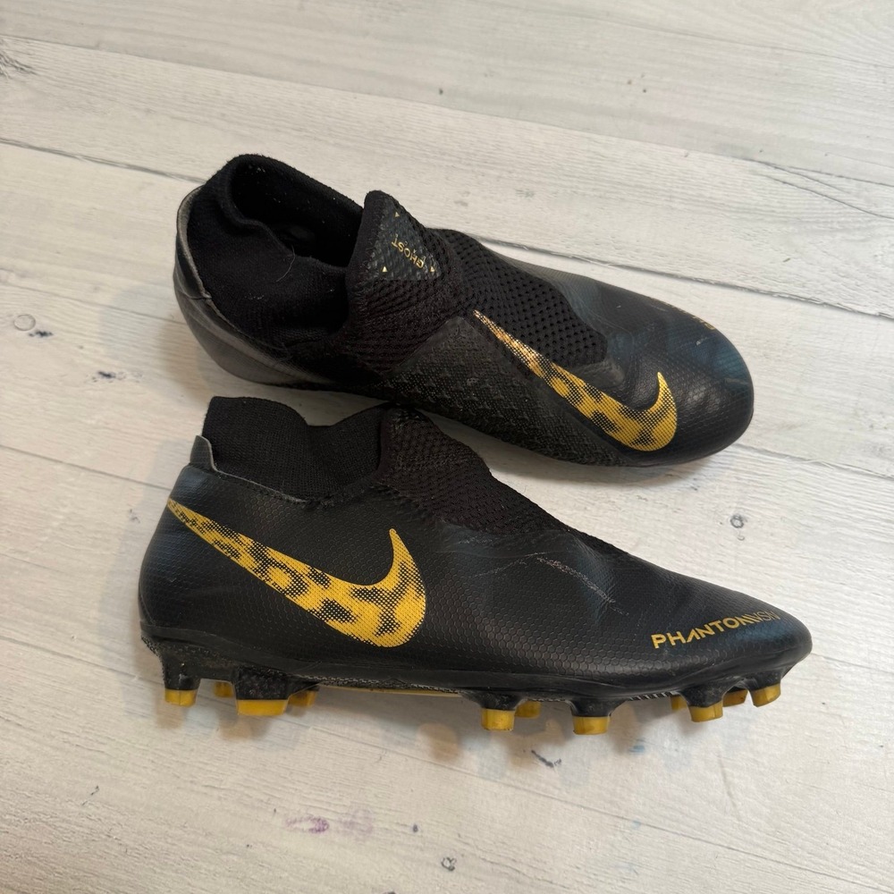Nike Phantom Vision Elite DF FG black gold soccer cleats men's size 5‎